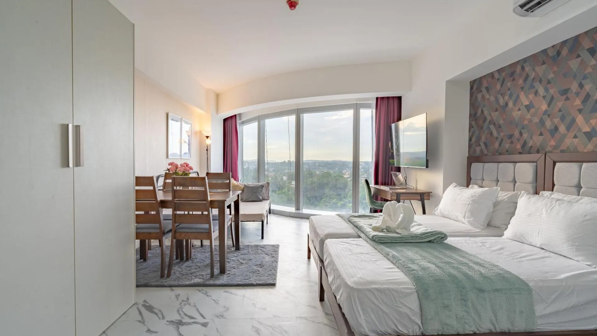 Aeon Towers Apartments I Next To Abreeza Ayala Malls I Prime Location L Fast Wifi L Free Pool I Managed By Bleuspace Davao