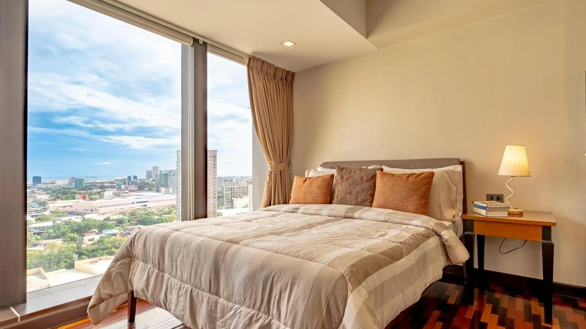 Aeon Towers Apartments I Next To Abreeza Ayala Malls I Prime Location L Fast Wifi L Free Pool I Managed By Bleuspace Davao 0*,