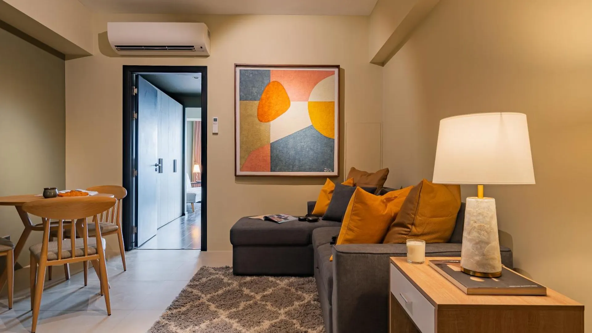 Aeon Towers Apartments I Next To Abreeza Ayala Malls I Prime Location L Fast Wifi L Free Pool I Managed By Bleuspace Davao