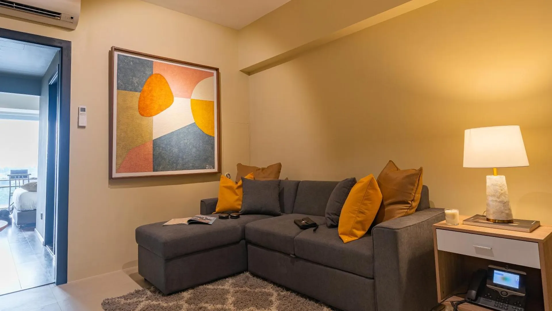 Aeon Towers Apartments I Next To Abreeza Ayala Malls I Prime Location L Fast Wifi L Free Pool I Managed By Bleuspace Davao