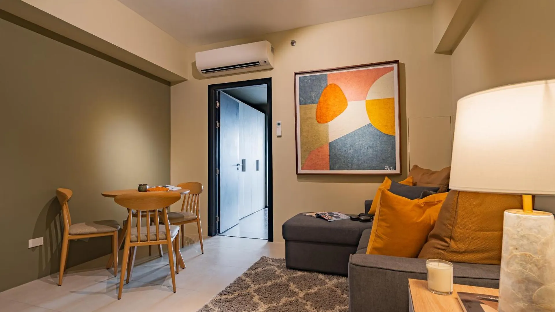 Aeon Towers Apartments I Next To Abreeza Ayala Malls I Prime Location L Fast Wifi L Free Pool I Managed By Bleuspace Davao