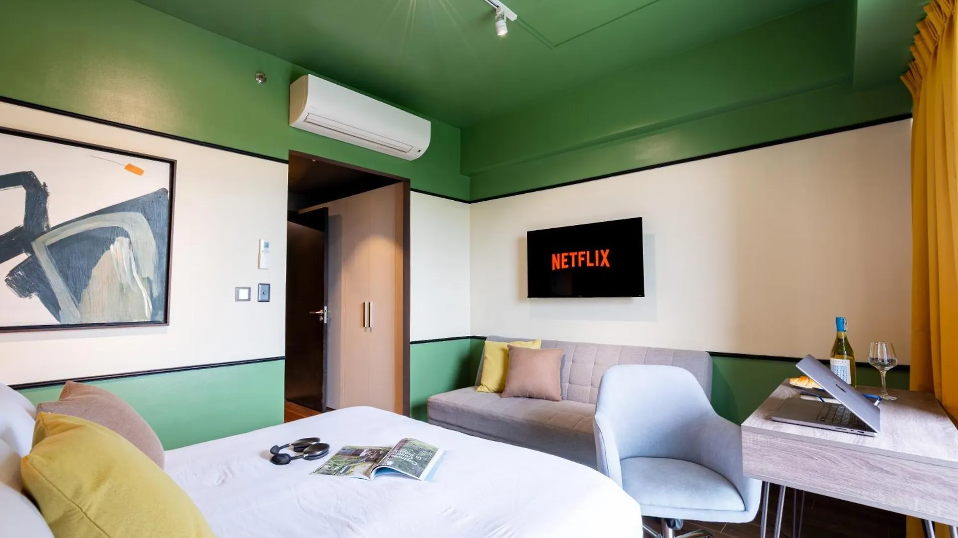 Aeon Towers Apartments I Next To Abreeza Ayala Malls I Prime Location L Fast Wifi L Free Pool I Managed By Bleuspace Davao